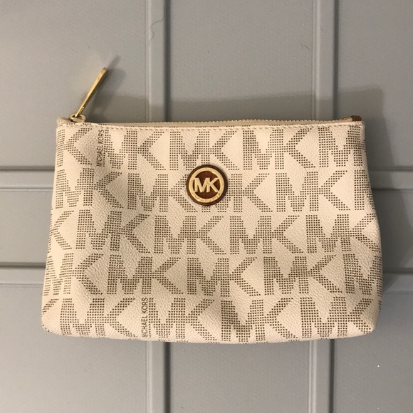 Michael Kors Handbags - Michael Kors Fulton Travel Cosmetic Bag